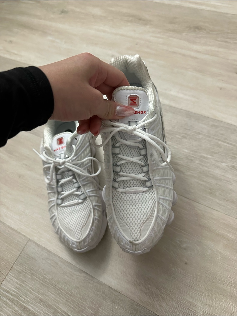 White Nike shox womens 6